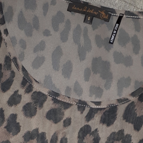 SUPER SOFT, SHEER HIGH QUAILTY- Thin blouse - Picture 2 of 6